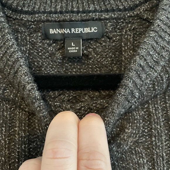 Men’s Banana Republic Sweater - Picture 2 of 2